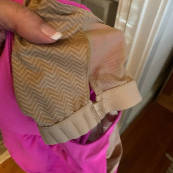 Lululemon top with built in bra - Picture 5 of 6